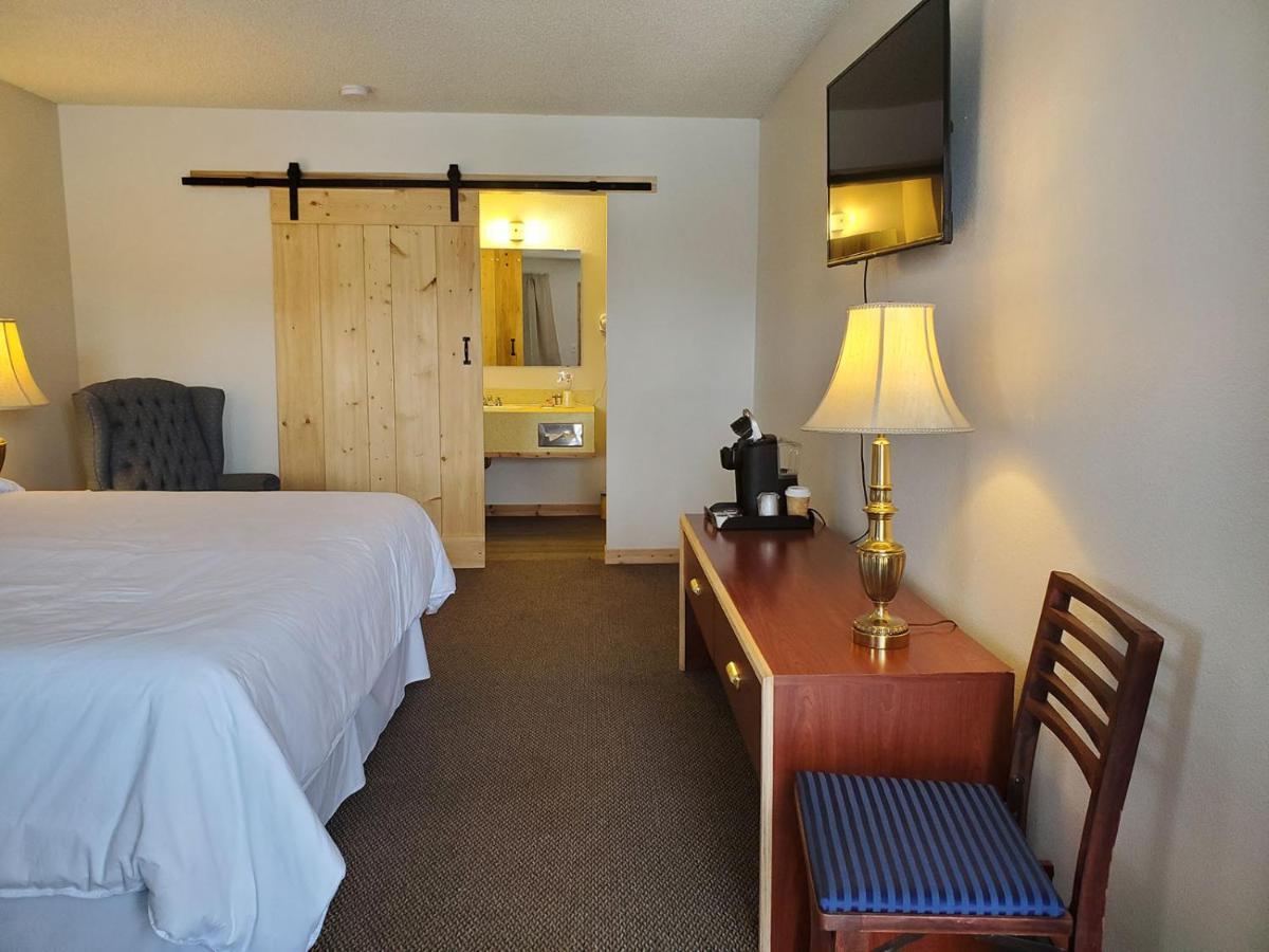 Warden Inn Deer Lodge Eksteriør bilde